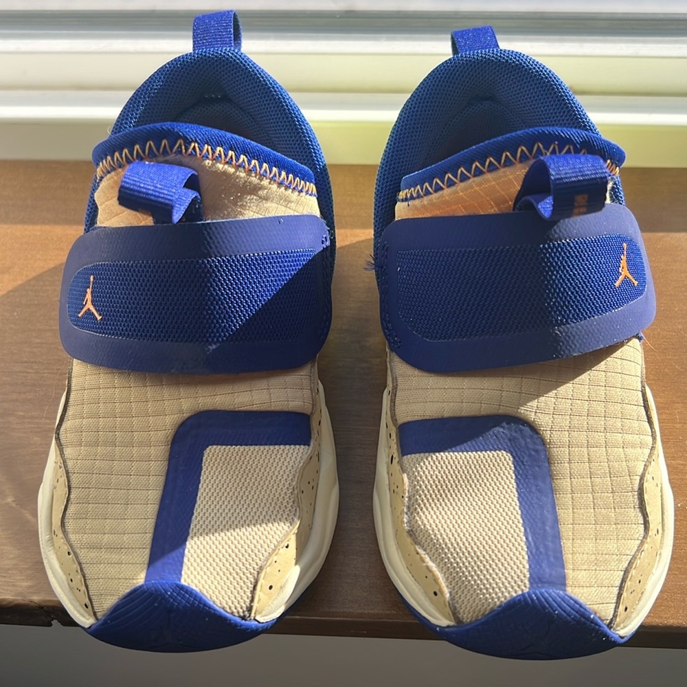 Boy 23/7 Jordan US size 8